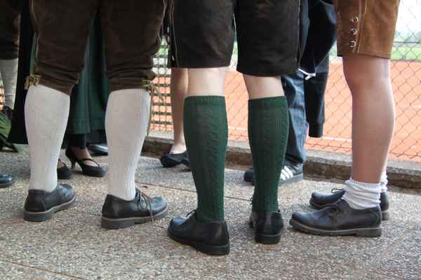 Stramme Waden - Jugend in Tracht