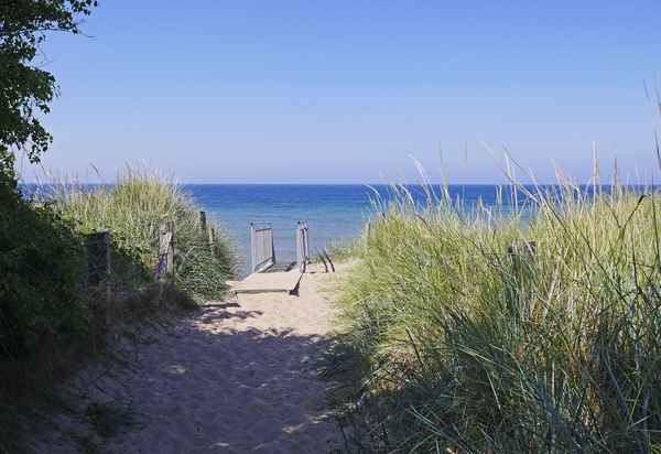 Strandzugang . . . .