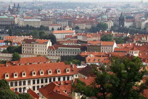 Die Dächer einer Stadt 02