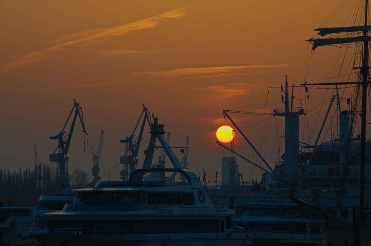 Sonnenuntergang-Hamburger Hafen