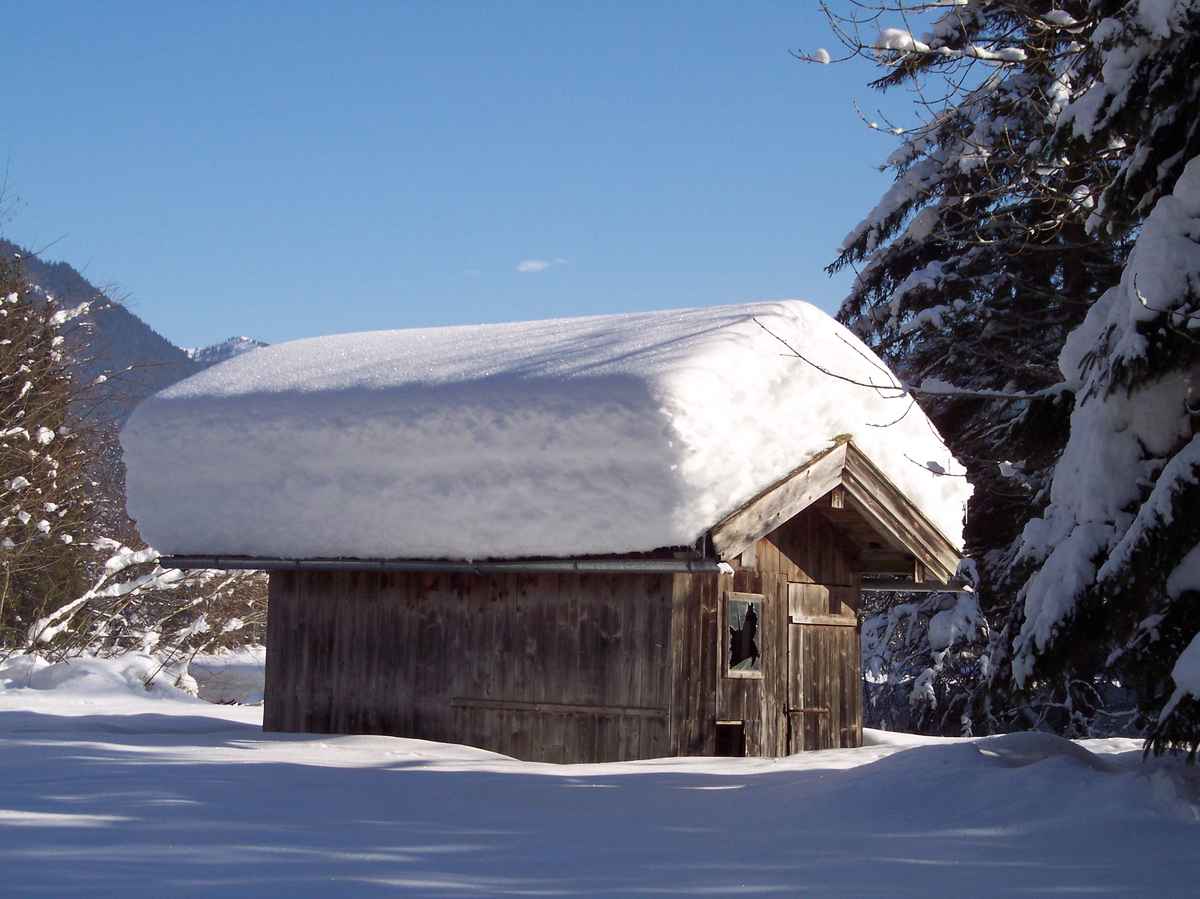 Hütte im Schnee