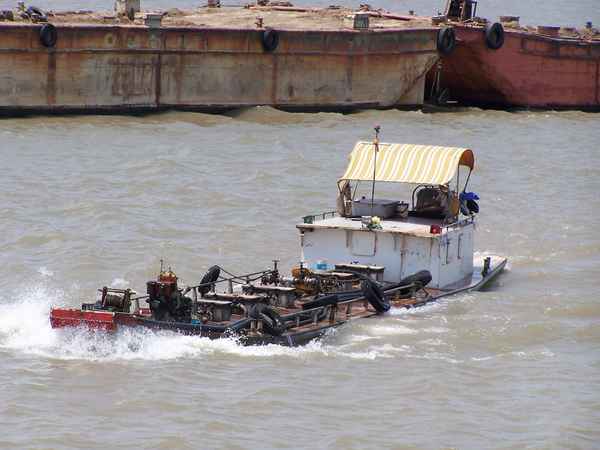 Tankschiff auf dem Mekong