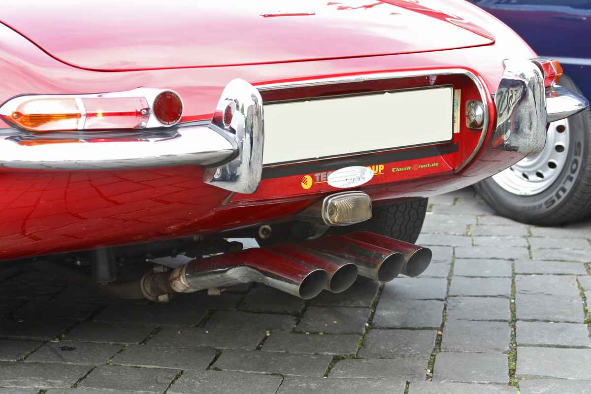 04_Jaguar_E-Type_6-Zyl._Auspuff