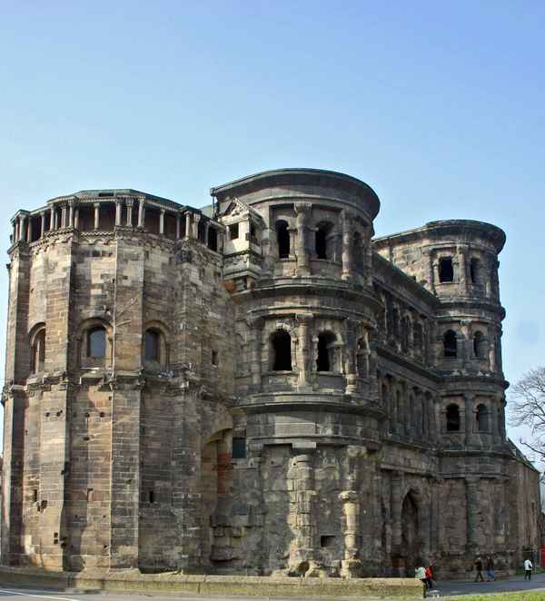 Trier Porta Nigra , Rückseite