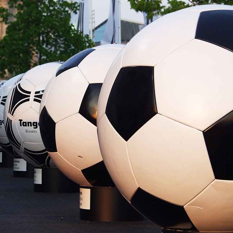 Fußballllllllllllllll