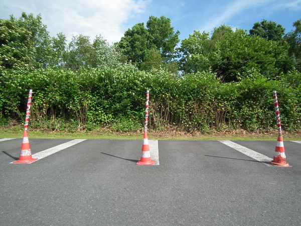 Pylonen - Einparkhilfe auf dem Verkehrsübungsplatz