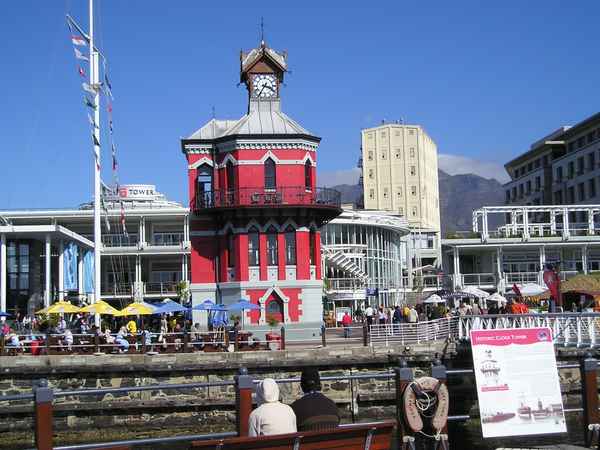 Der Glockenturm an der Waterfront