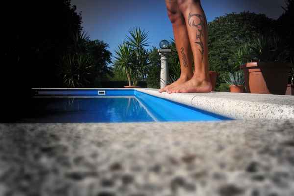 Mit Tattoo ins Wasser