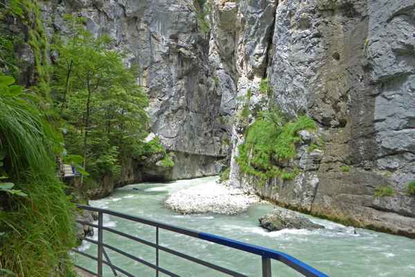 Aareschlucht gut gesichert begehbar