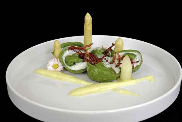 Tortelloni mit Spargelfülle