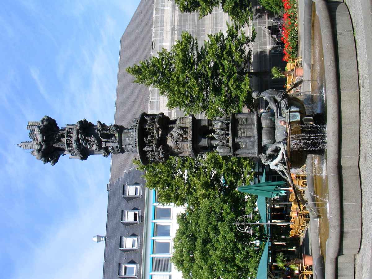 Historiensäule Total