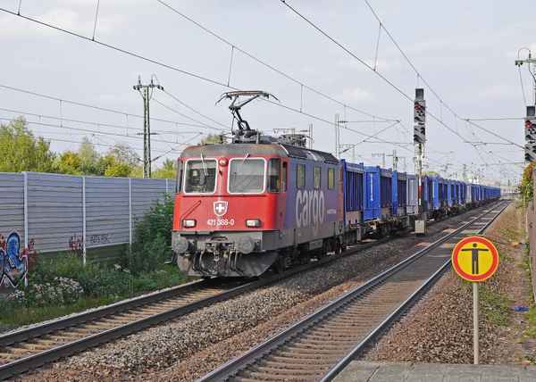 Spezialcontainerzug . . . .
