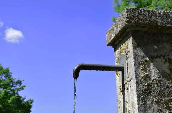 ...und leise plätschert das alte Brünnlein 03