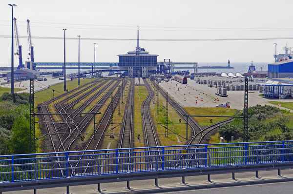 Der Fährhafen Sassnitz . . . .