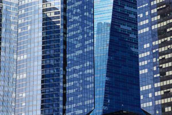 Paris La Defense - faszinierende Fassaden_1