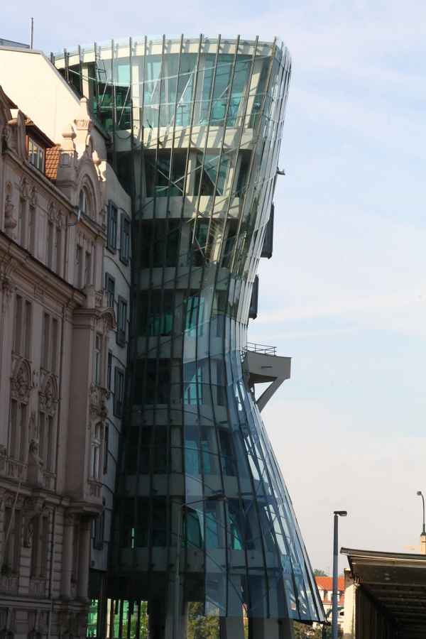 Prag - Tanzendes Haus 01