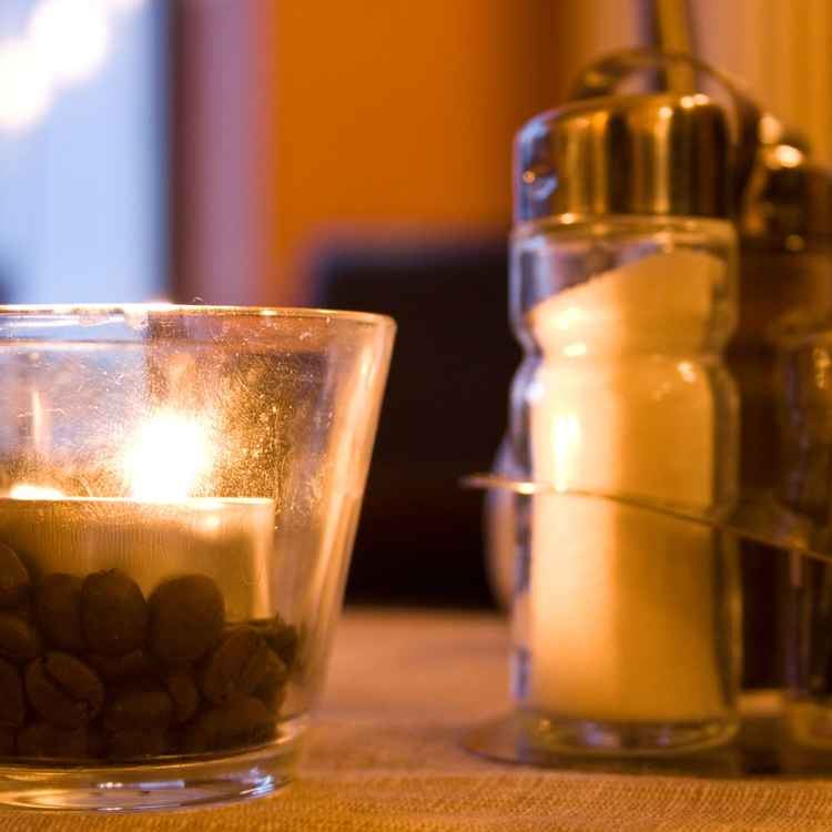 Teelichter mit Kaffeebohnen