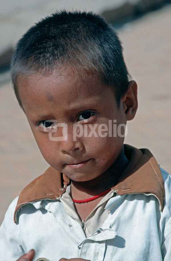 kleiner Junge in Nepal