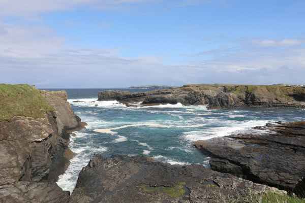 Cliffs bei den Bridges of Ross (Irland)