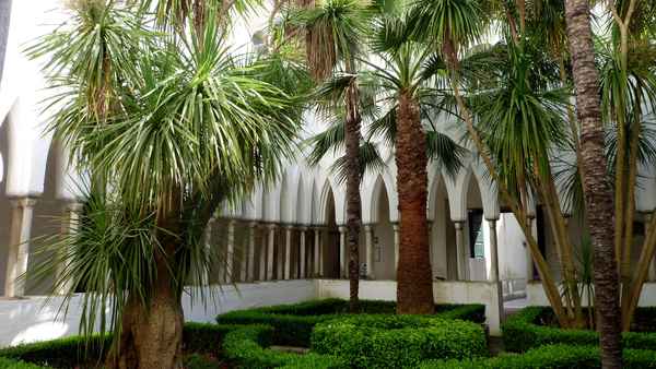 Der "paradiesische" Kreuzgang im Dom von Amalfi