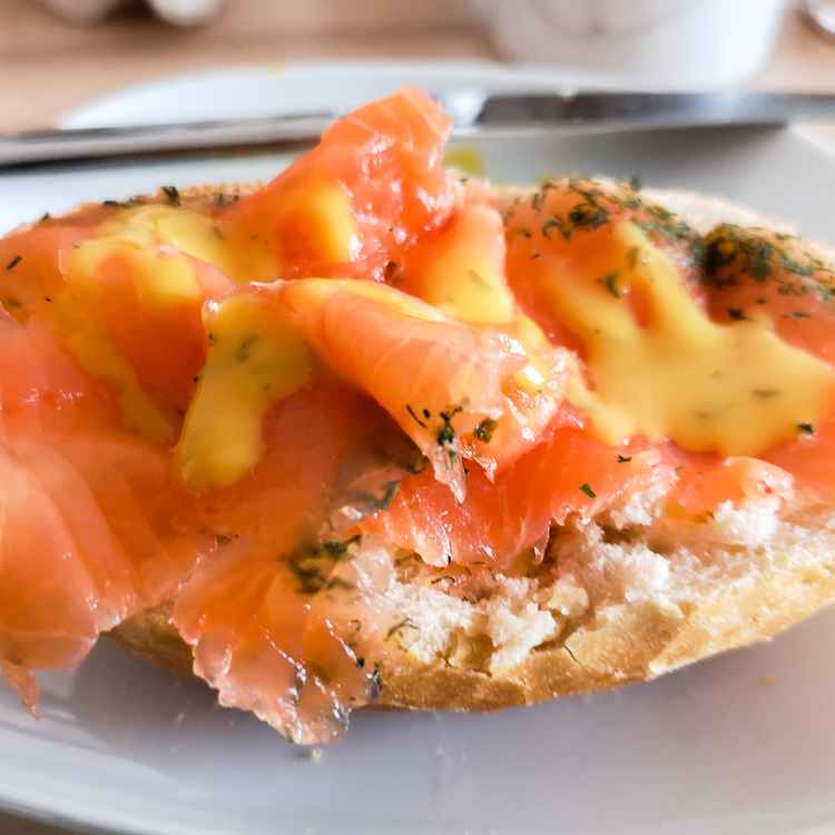 Lachsbrötchen