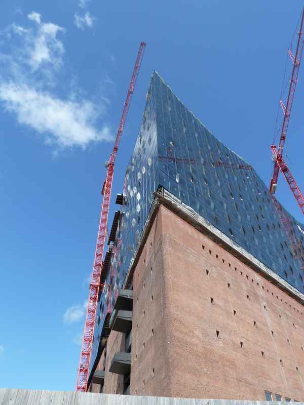 Elbphilharmonie gen Himmel