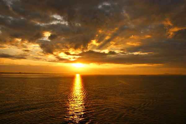 Gold zwischen Himmel und Meer.......