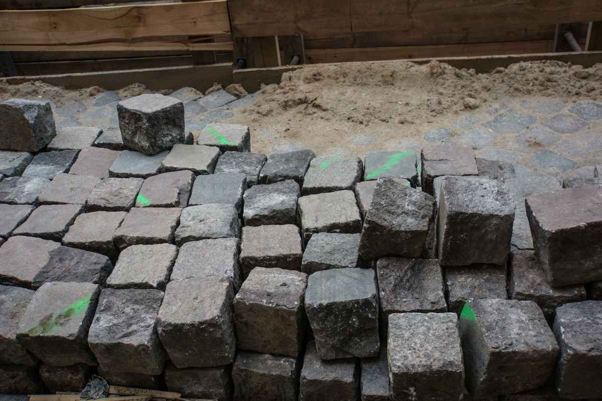 Straßenbau und Pflastersteine