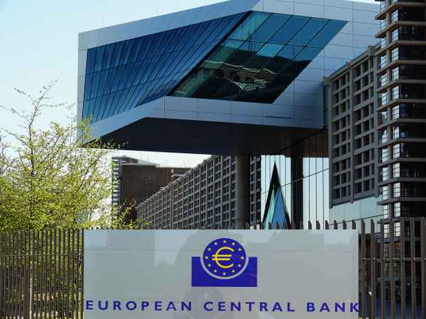 EZB  -  Frankfurt  ......