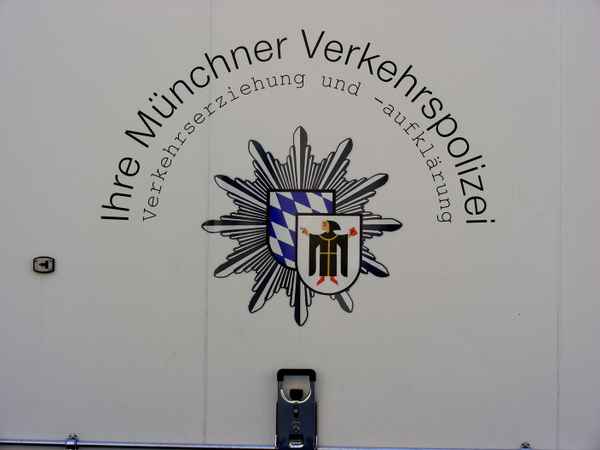 Erziehung, Aufklärung, Polizei