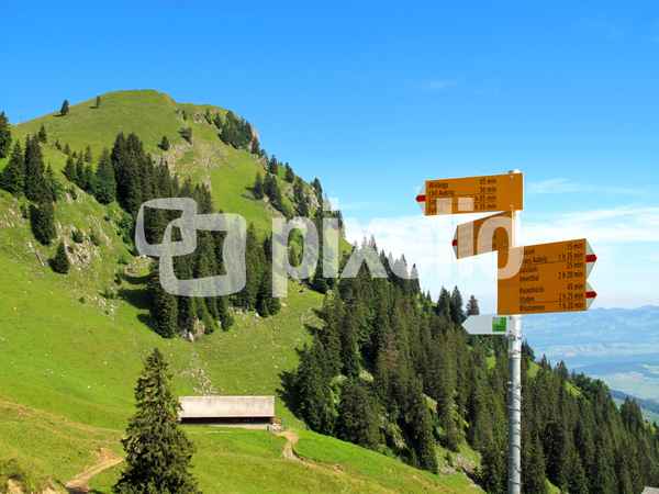 Gut beschilderte Wanderwege