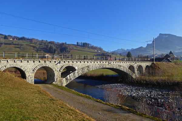 Viadukt der Südostbahn bei Neu St. Johann