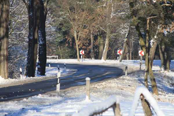 Landstraße im Winter