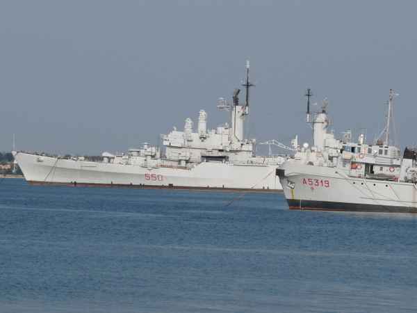 Kriegsschiff 1