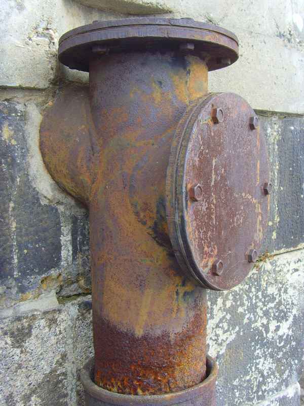 Entwässerungsanlage an einer fast 100jährigen Eisenbahnbrücke