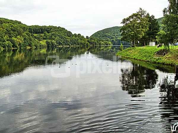 Still ruht der See