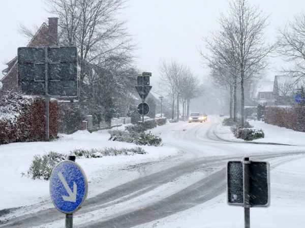 Verschneiter Einmündungsbereich