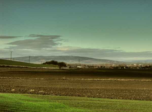 Unstruttal mit Blick auf den Kyffhäuser