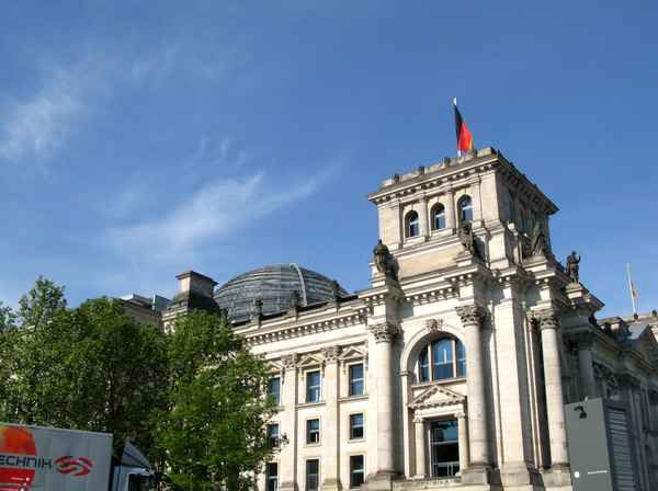 Reichstag vom Wasser aus II