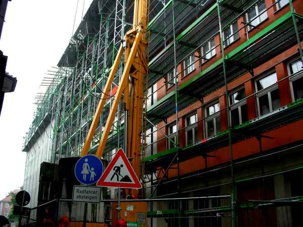 Vorsicht Baustelle, Radfahrer absteigen,  in Erlangen