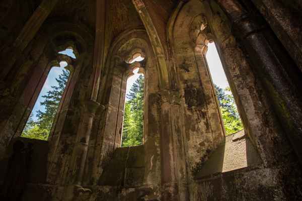 Schwarzwald durch Klosterruine Allerheiligen
