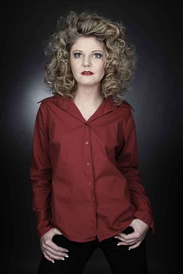 Frau mit Locken