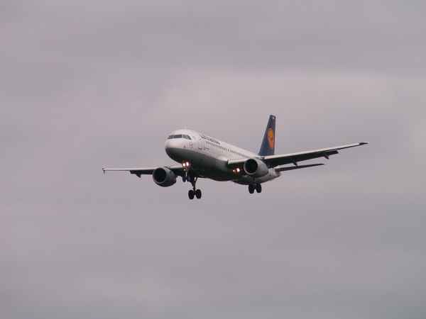 Flugzeug im Anflug auf Frankfurt