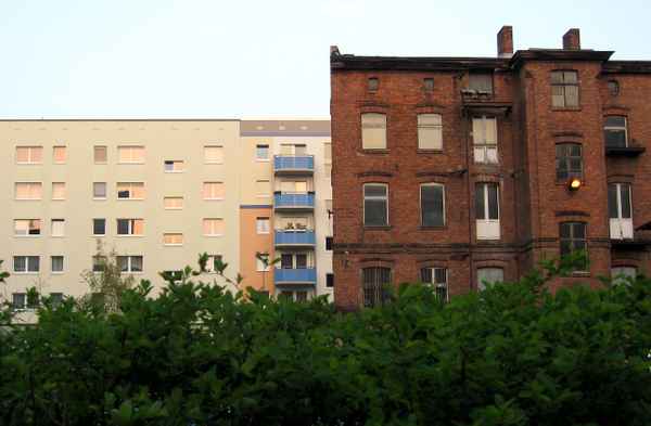 Beton vs. Backstein