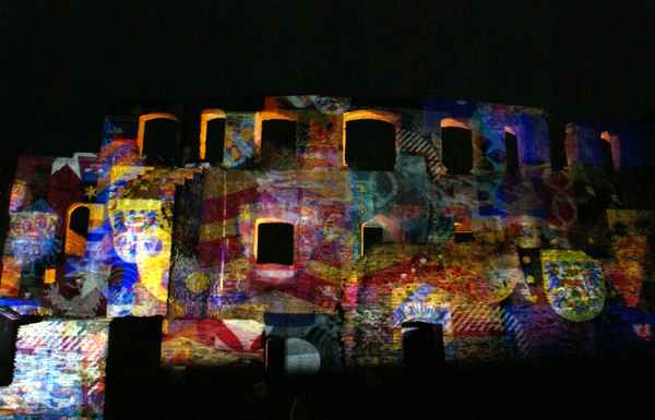 Lichtkunst auf Burg Rheinfels
