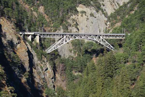 Imposante Bietschbach-Brücke