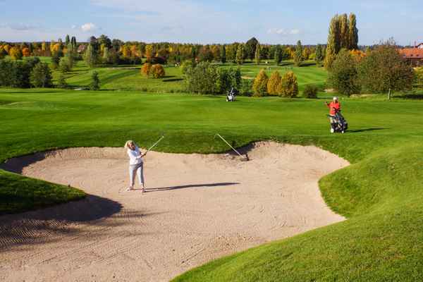 Seniorengolfer im Herbst 2