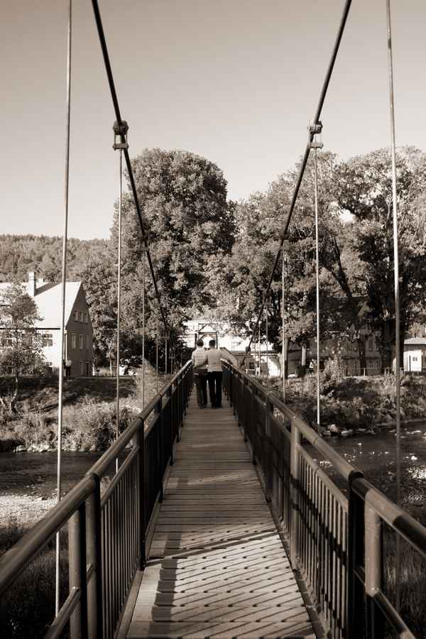 Über die Hängebrücke