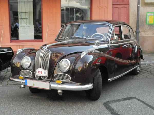 alte BMW Limousine