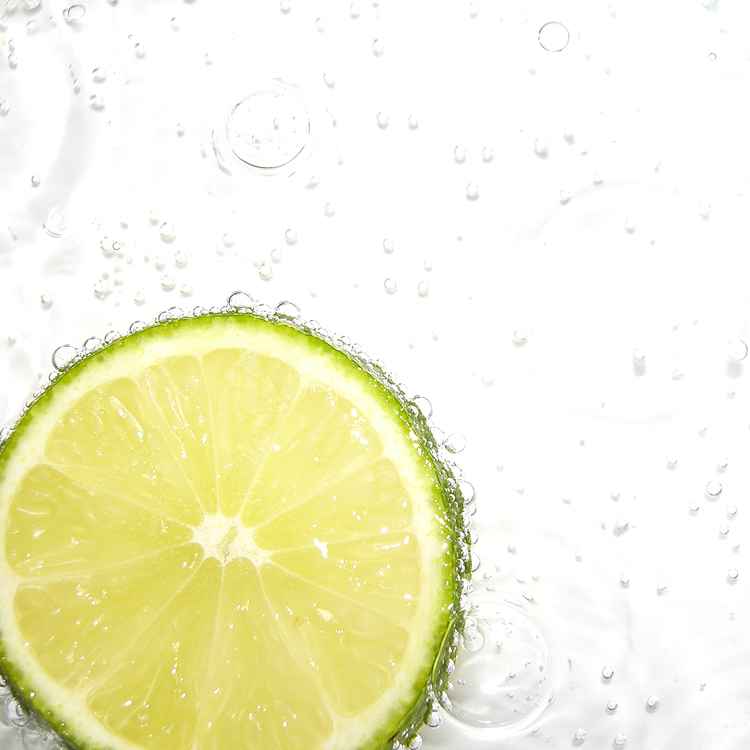 Limette im Sprudel